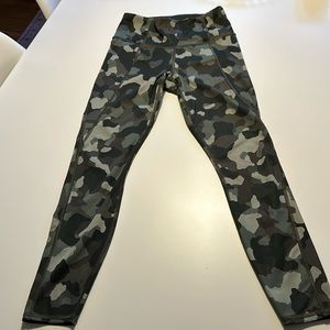 Athleta lightning 3/4 tight